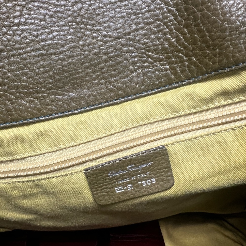 Salvatore Ferragamo olive shoulder bag with tassel - Picture 7 of 7